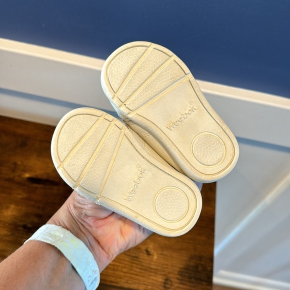 Weebok‎ Baby shoes white size 1 1/2 M - Picture 6 of 9